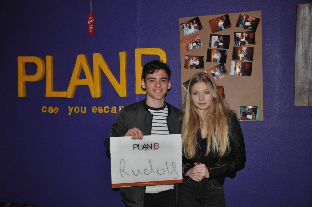 Group pictures KW 49 - 12 Group pictures KW 49 - 12 | PlanB Escape