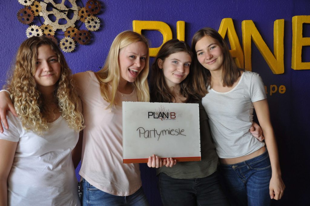 Gruppenbilder KW 14 – 2018 Karlsruhe, 1. Teil - 3 Gruppenbilder KW 14 – 2018 Karlsruhe, 1. Teil - 3 | PlanB Escape