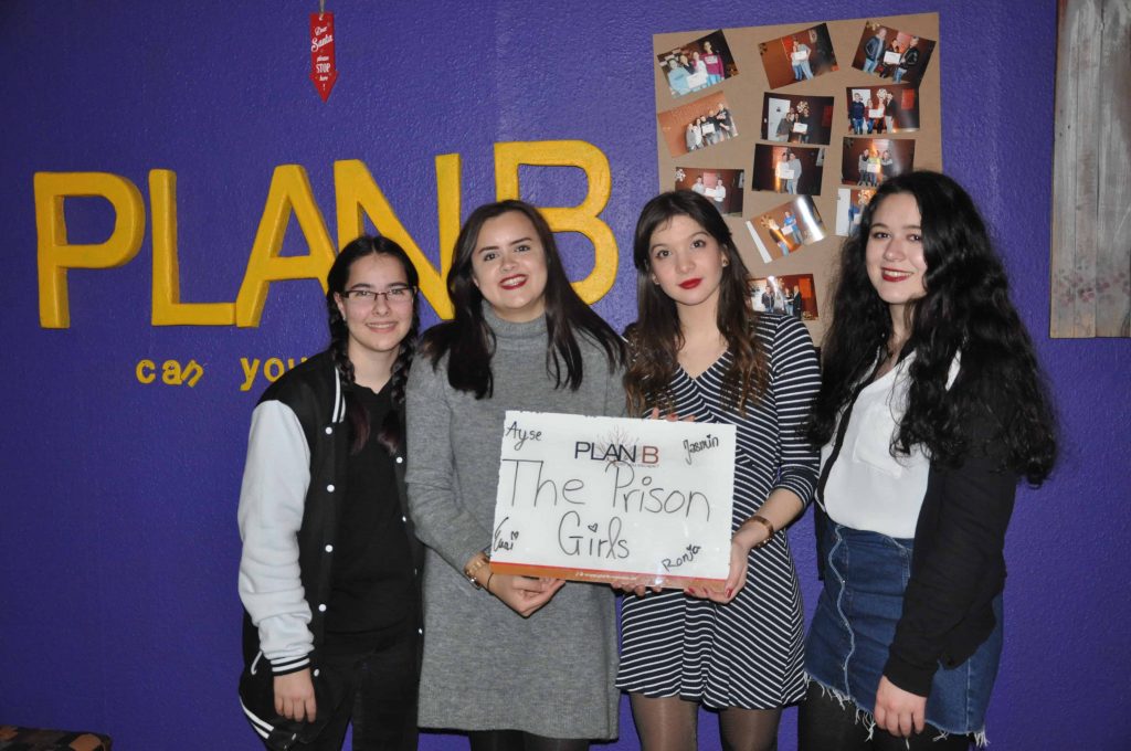 Group pictures KW 49 - 16 Group pictures KW 49 - 16 | PlanB Escape