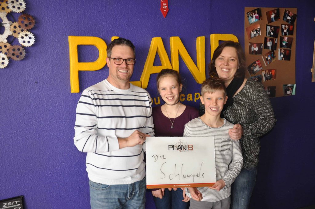 Group pictures KW 49 - 20 Group pictures KW 49 - 20 | PlanB Escape