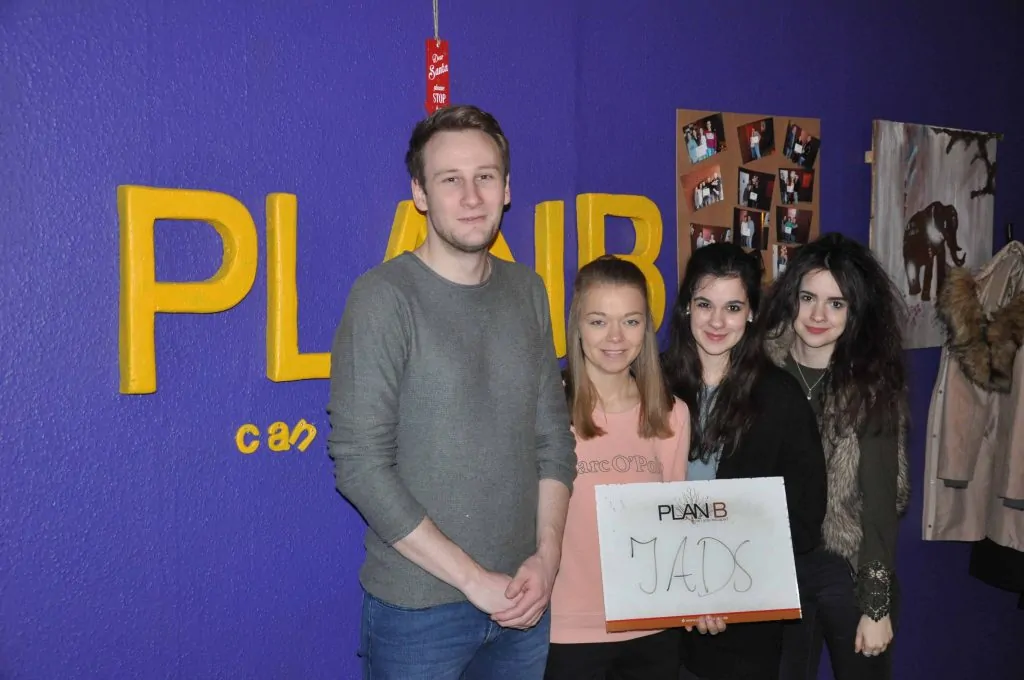 Group pictures KW 49 - 22 Group pictures KW 49 - 22 | PlanB Escape