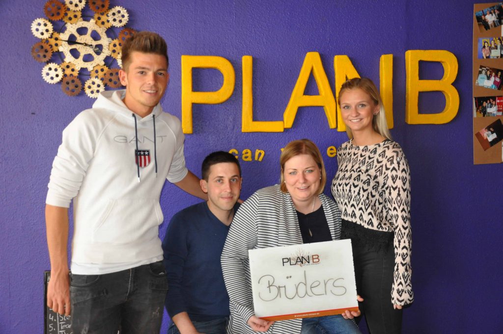 Group pictures week 48 - 29 Group pictures week 48 - 29 | PlanB Escape
