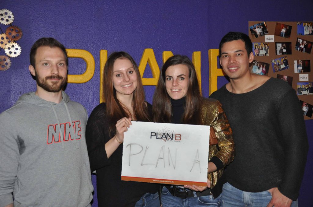 Group pictures week 48 - 32 Group pictures week 48 - 32 | PlanB Escape
