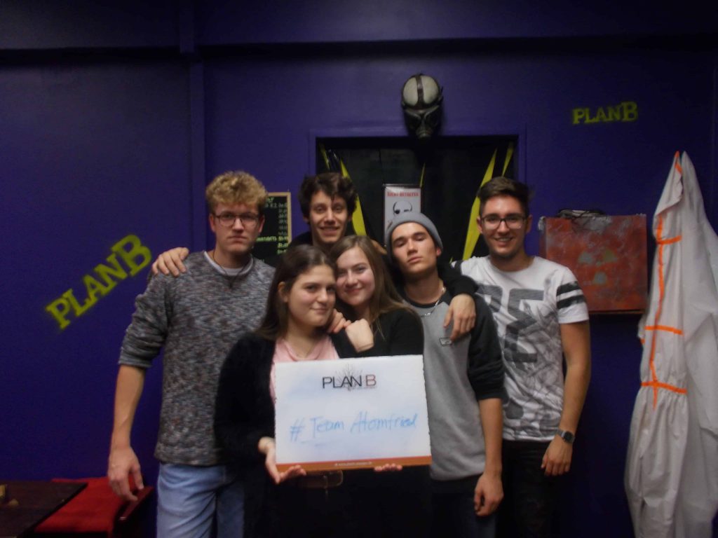 Group pictures KW 45 - 32 | PlanB Escape