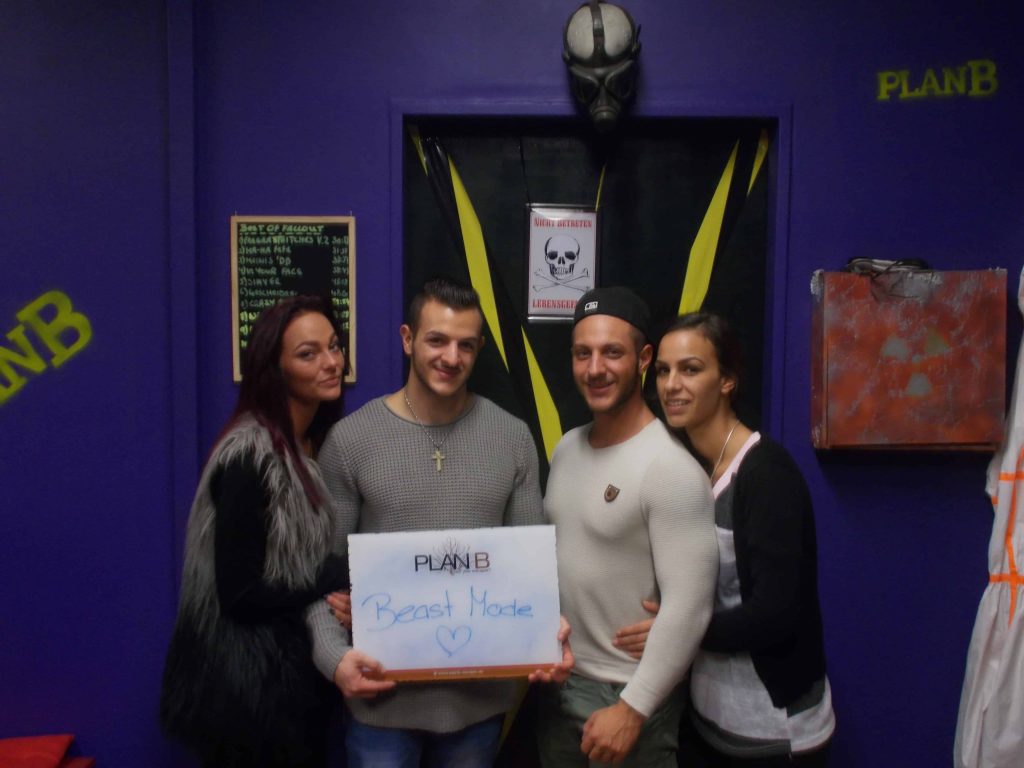 Group pictures KW 45 - 33 | PlanB Escape