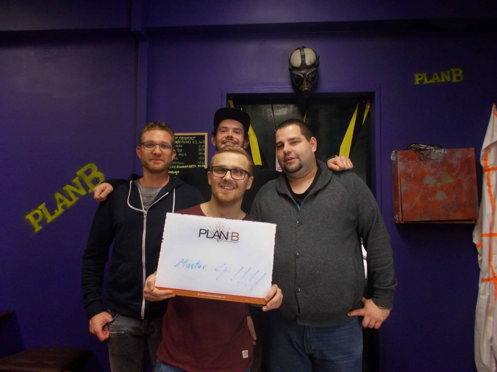 Group pictures KW 46 - 16 Group pictures KW 46 - 16 | PlanB Escape