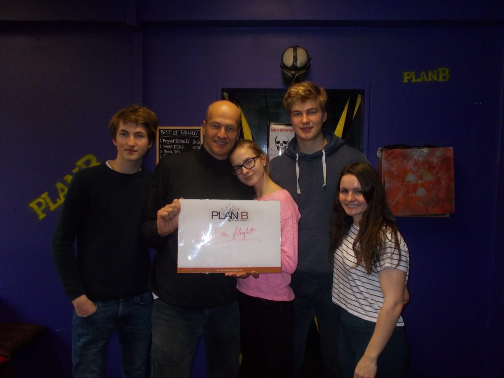 Group pictures KW 13-2018 Stuttgart - 4 Group pictures KW 13-2018 Stuttgart - 4 | PlanB Escape