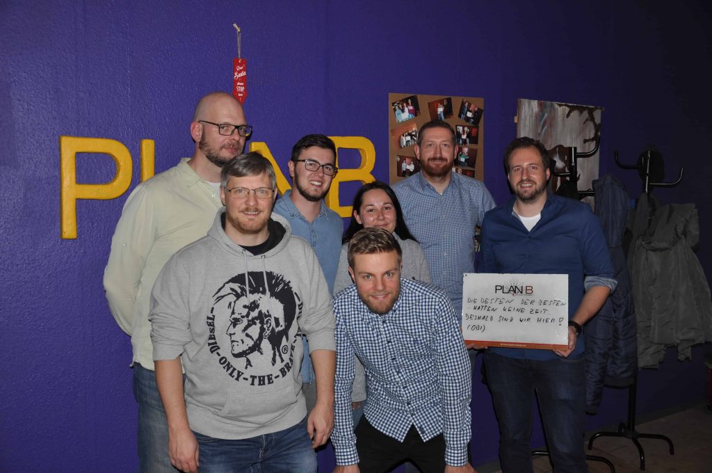 Group pictures KW 43 - 16 Group pictures KW 43 - 16 | PlanB Escape