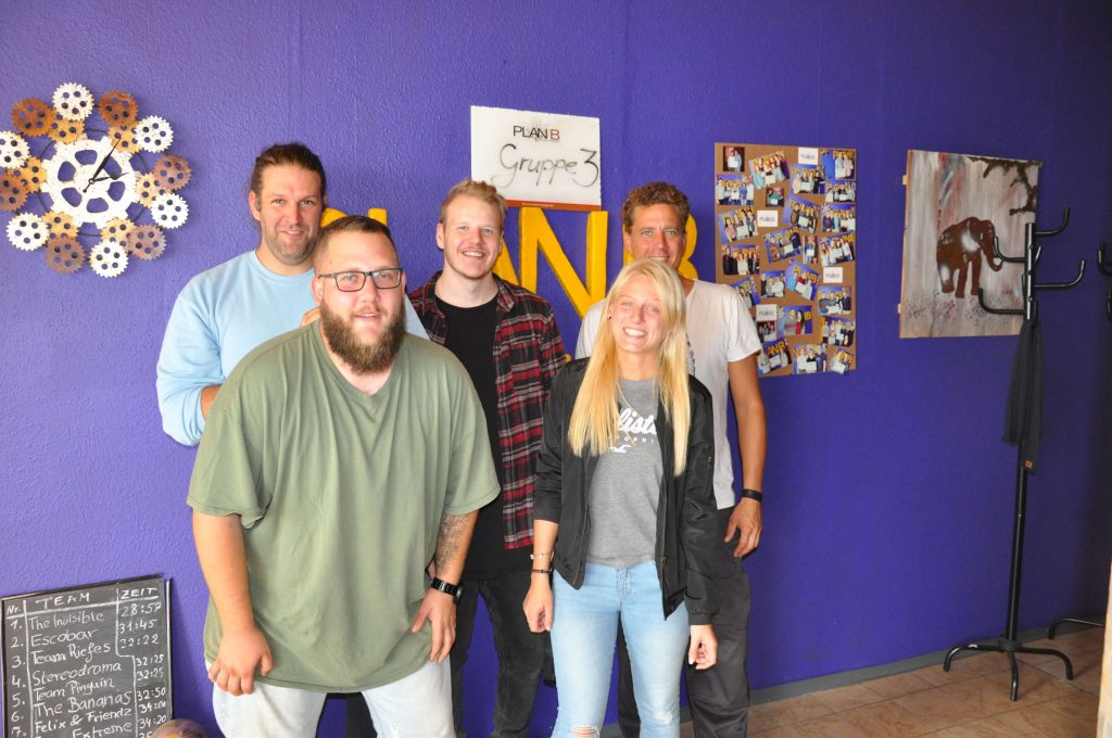 Group pictures KW 35-2 - 13 Group pictures KW 35-2 - 13 | PlanB Escape