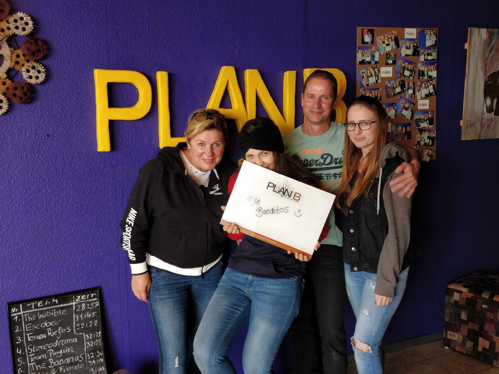 Group pictures KW 47-2 - 20 Group pictures KW 47-2 - 20 | PlanB Escape