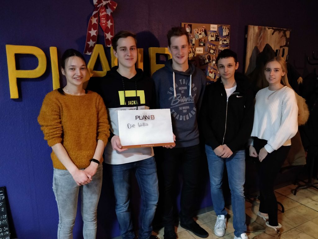 Group pictures KW 49 - 9 Group pictures KW 49 - 9 | PlanB Escape